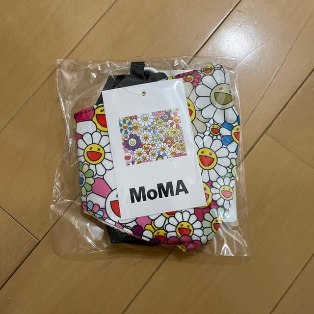 MOMA(モマ)の村上隆 マスクカバー 新品未開封　MoMA ハンドメイドのファッション小物(その他)の商品写真