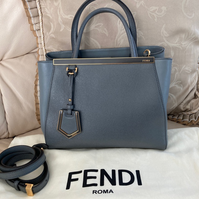 女の子向けプレゼント集結 FENDI トゥージュール❤︎極美品 ❤︎正規品