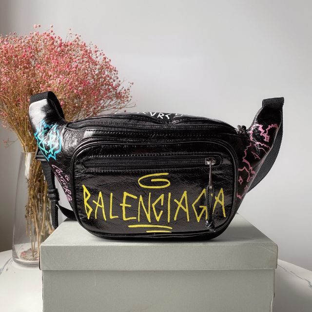 かなか Balenciaga - BALENCIAGA バレンシアガ グラフィティ ボディバッグ 未使用の通販 by アラキ 's shop