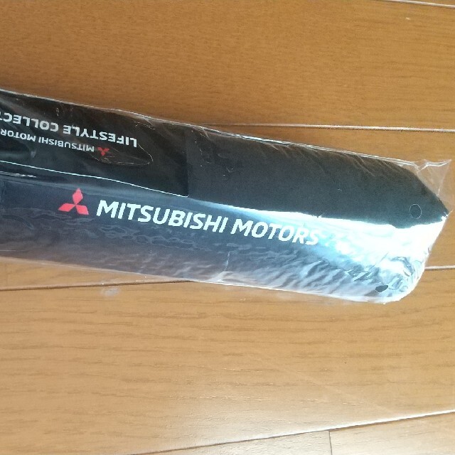 三菱(ミツビシ)の三菱モータース折りたたみワンタッチ傘 自動車/バイクの自動車(車外アクセサリ)の商品写真