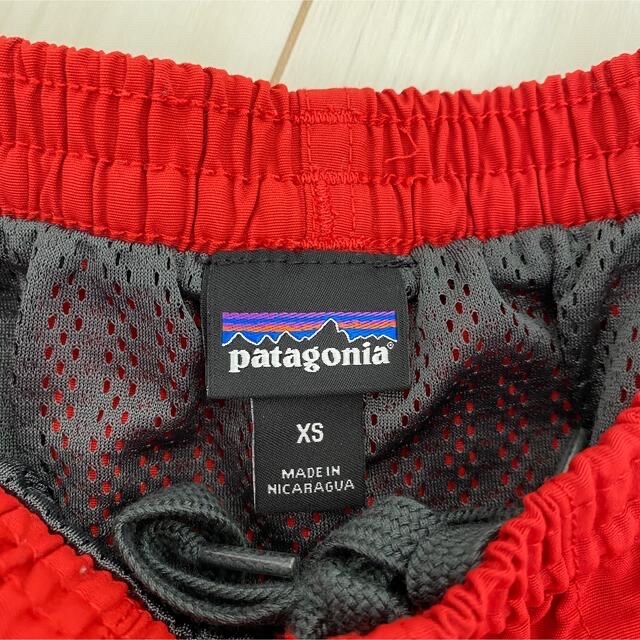 patagonia(パタゴニア)の【patagonia】パタゴニア バギーズショーツ5インチXS 廃盤　赤 メンズのパンツ(ショートパンツ)の商品写真