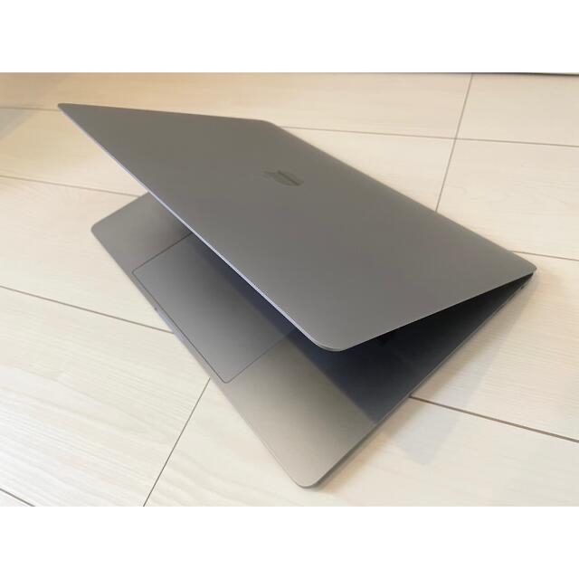 MacBook Pro  MPTR2J/A 3