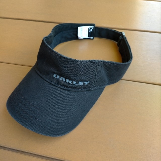 Oakley(オークリー)のオークリーサンバイザー メンズの帽子(サンバイザー)の商品写真
