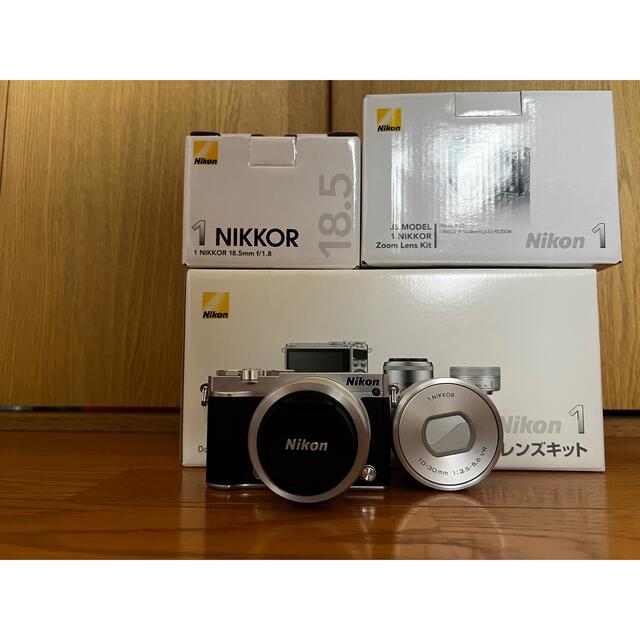 Nikon(ニコン)のNikon CXフォーマットミラーレスカメラ Nikon 1 J5 Wレンズキッ スマホ/家電/カメラのカメラ(ミラーレス一眼)の商品写真