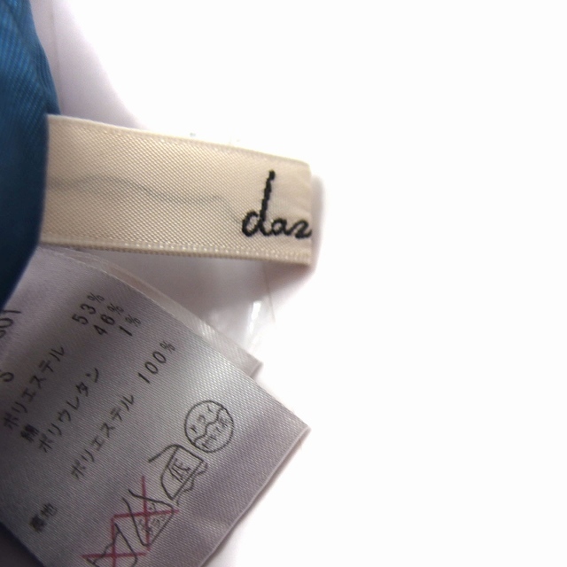 dazzlin(ダズリン)のダズリン dazzlin キュロット パンツ ショート ミニ 総柄 タック 青 レディースのパンツ(キュロット)の商品写真