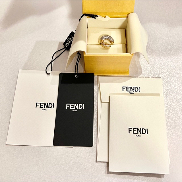 FENDI(フェンディ)のmai様専用ページ レディースのアクセサリー(イヤーカフ)の商品写真