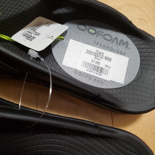 OOFOS(ウーフォス)のOOFOS　ウーフォス　25　リカバリーサンダル　ブラック　黒 レディースの靴/シューズ(サンダル)の商品写真