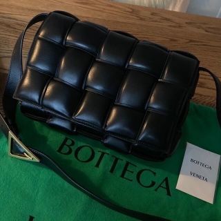 ボッテガヴェネタ(Bottega Veneta)の新品  BOTTEGA VENETA  パデッドカセット  ボッテガヴェネタ(ショルダーバッグ)