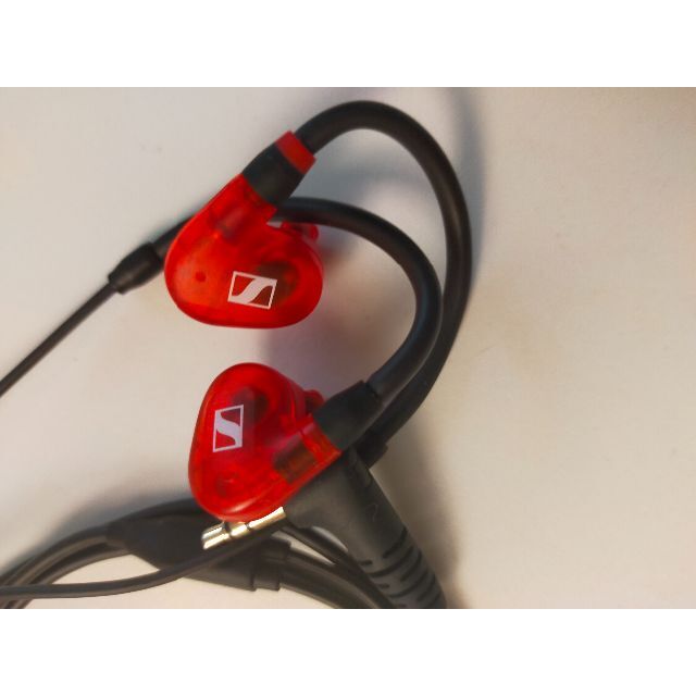 SENNHEISER(ゼンハイザー)のゼンハイザー SENNHEISER IE 100 PRO RED スマホ/家電/カメラのオーディオ機器(ヘッドフォン/イヤフォン)の商品写真