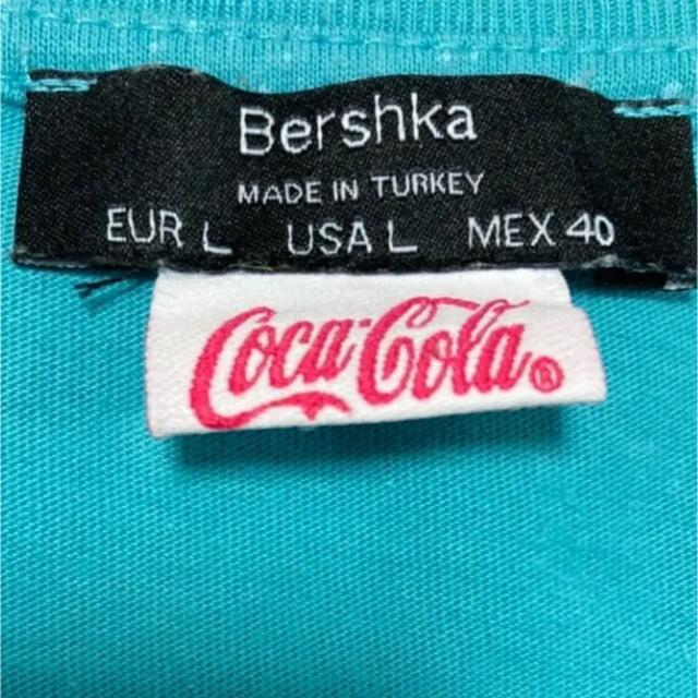 Bershka(ベルシュカ)のBershka コカ・コーラ コラボ tシャツ 赤くない ユニセックス レディースのトップス(Tシャツ(半袖/袖なし))の商品写真