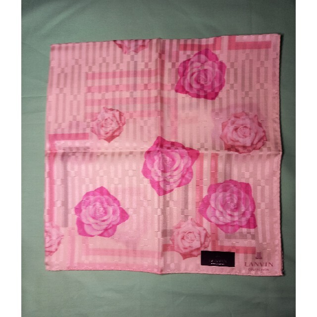 LANVIN COLLECTION(ランバンコレクション)のLANVIN　大判ハンカチ　ピンク薔薇 レディースのファッション小物(ハンカチ)の商品写真