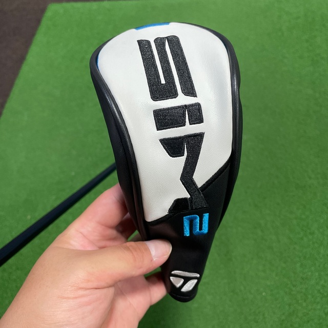 TaylorMade(テーラーメイド)のテーラーメイド　sim2MAX レスキュー　4U22°  スポーツ/アウトドアのゴルフ(クラブ)の商品写真