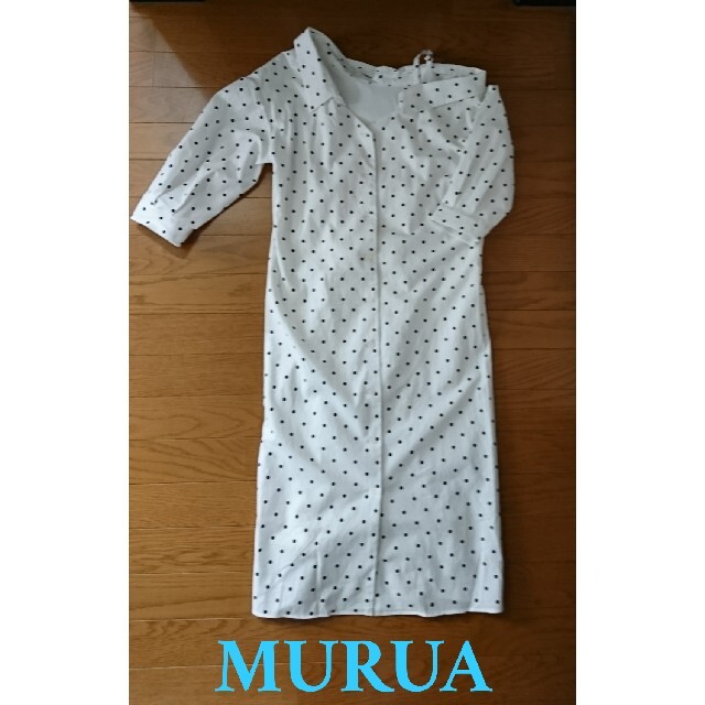 MURUA(ムルーア)の★MURUA★試着のみ・美品★ドット柄後ろレースアップ・ワンショルダーワンピース レディースのワンピース(ひざ丈ワンピース)の商品写真