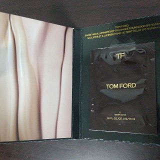 トムフォード(TOM FORD)のシェイドアンドイルミネイトソフトラディアンスファンデーション(ファンデーション)