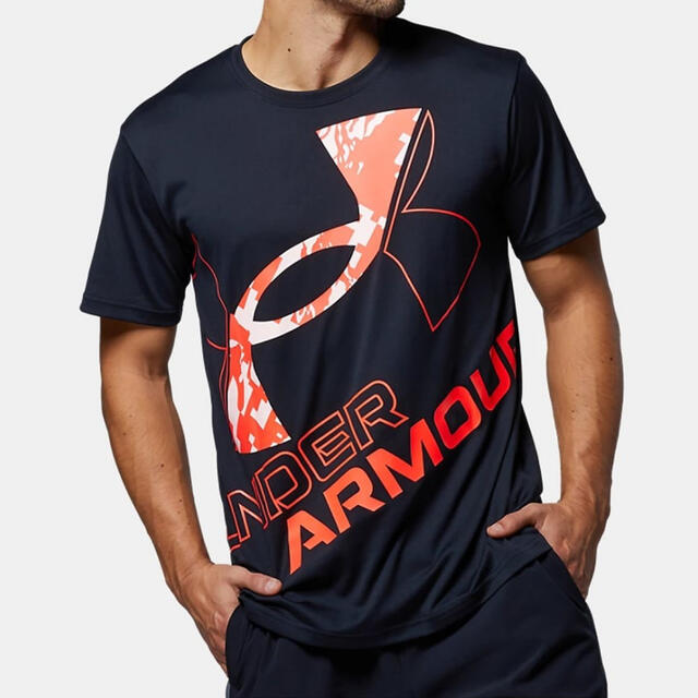 UNDER ARMOUR(アンダーアーマー)のアンダーアーマー　Tシャツ ビッグロゴ　ブラック　L 新品未使用　タグ付 メンズのトップス(Tシャツ/カットソー(半袖/袖なし))の商品写真