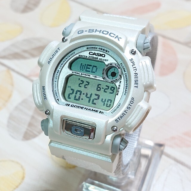未使用品【CASIO／G-SHOCK】デジタル メンズ腕時計 DW-8800AJ