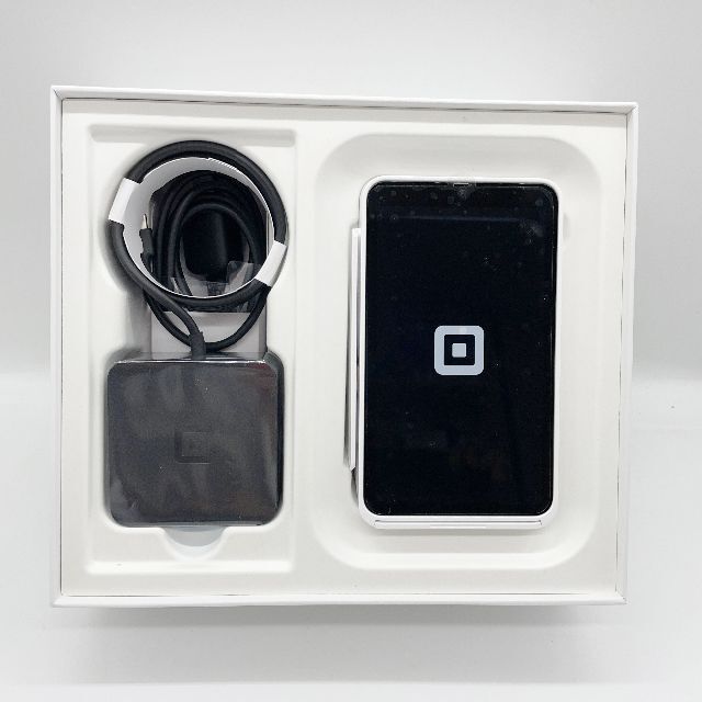 SQUARE(スクエア)の【新品同様】【送料無料】Square ターミナル A-SKU-0609 スマホ/家電/カメラのスマホ/家電/カメラ その他(その他)の商品写真