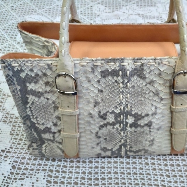 【値下げ】 超美品 パイソン革バッグ ハンドバッグ 【値下げ】 超美品 パイソン革バッグ ハンドバッグ