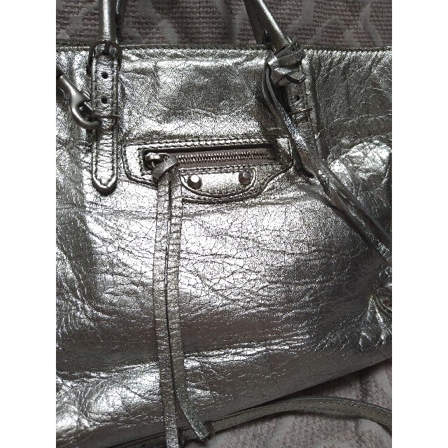 Balenciaga(バレンシアガ)のバレンシアガ☆A6☆ペーパー☆シルバー レディースのバッグ(ハンドバッグ)の商品写真