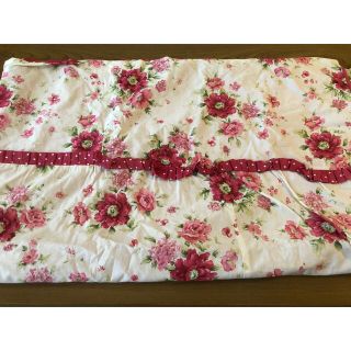 ローラアシュレイ(LAURA ASHLEY)のLAURA ASHLEYの掛け布団カバー(used品)ミルナー/レッド(シーツ/カバー)