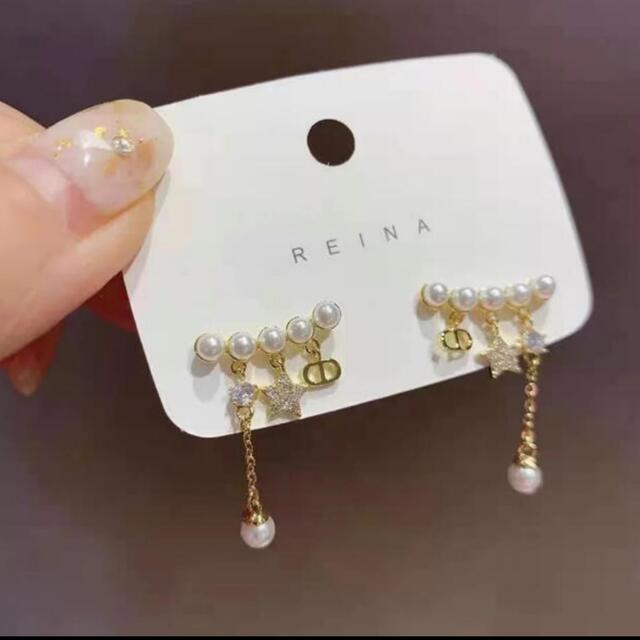 大人気Dior風ピアス⭐︎ レディースのアクセサリー(ピアス)の商品写真