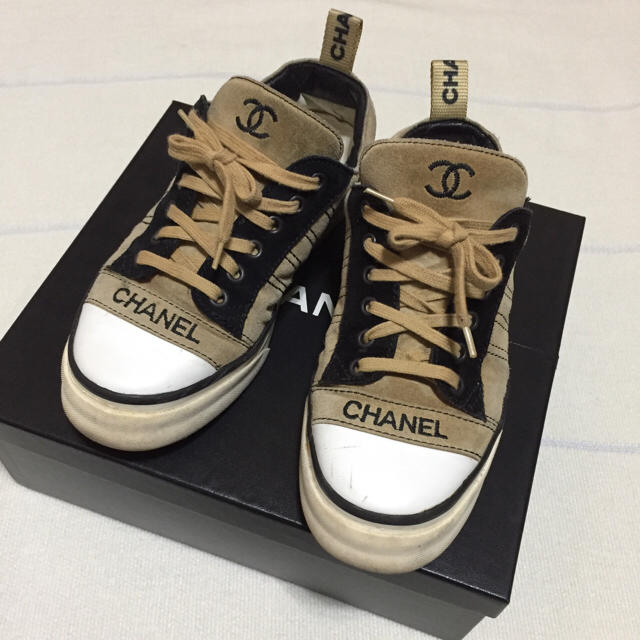 CHANEL(シャネル)の後1時間で閉店します。シャネル スニーカー ベージュ レディースの靴/シューズ(スニーカー)の商品写真