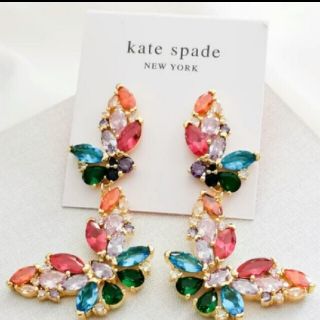 ケイトスペードニューヨーク(kate spade new york)の木の子様NEW【新品】kate spade ケイトスペードソーシャルバタフライダ(ピアス)