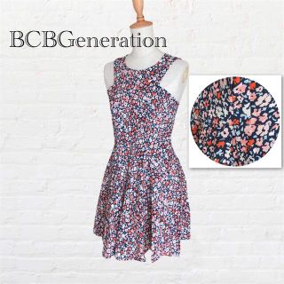 ビーシービージェネレーション(BCBGeneration)のビーシビージェネレーション　小花柄デザインワンピース(ミニワンピース)