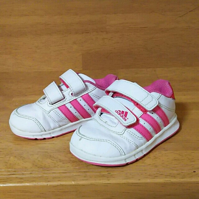 adidas(アディダス)のアディダス 子ども靴13㎝ キッズ/ベビー/マタニティのベビー靴/シューズ(~14cm)(スニーカー)の商品写真