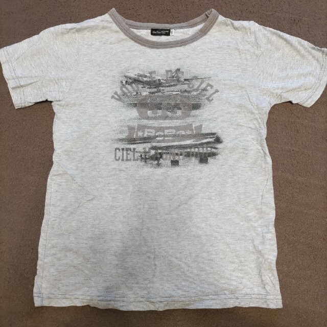 BeBe(ベベ)のBeBe Tシャツ　140cm キッズ/ベビー/マタニティのキッズ服男の子用(90cm~)(Tシャツ/カットソー)の商品写真