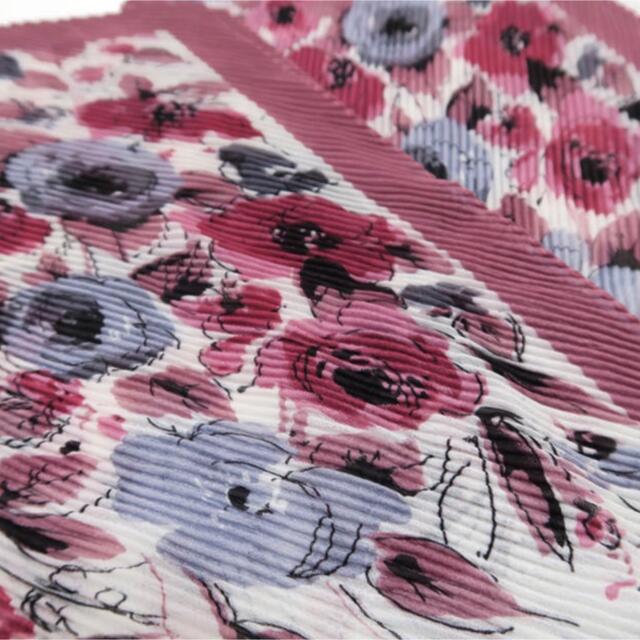 TOMORROWLAND(トゥモローランド)の《送料込》ストール 花柄 ピンク プリーツ インポート スカーフ 紫外線対策 レディースのファッション小物(バンダナ/スカーフ)の商品写真