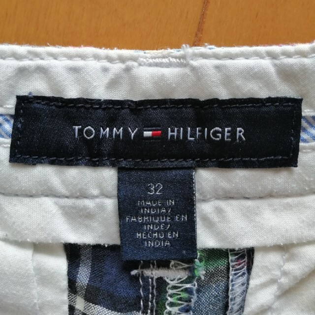 TOMMY HILFIGER(トミーヒルフィガー)の【107】トミー/TOMMY フラッグロゴ刺繍パッチワーク総柄ショートパンツ メンズのパンツ(ショートパンツ)の商品写真