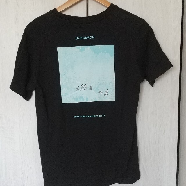 GU(ジーユー)のクールなドラえもんTシャツ メンズのトップス(Tシャツ/カットソー(半袖/袖なし))の商品写真