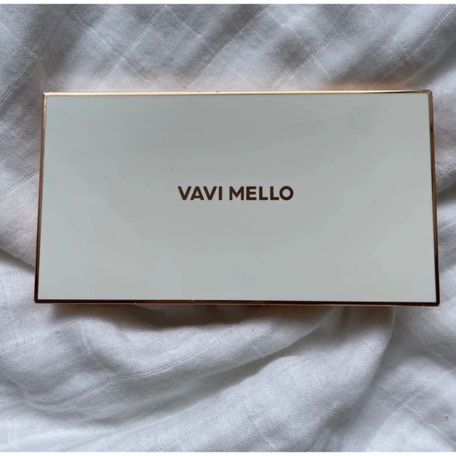 VAVI MELLO バレンタインボックス コスメ/美容のベースメイク/化粧品(アイシャドウ)の商品写真