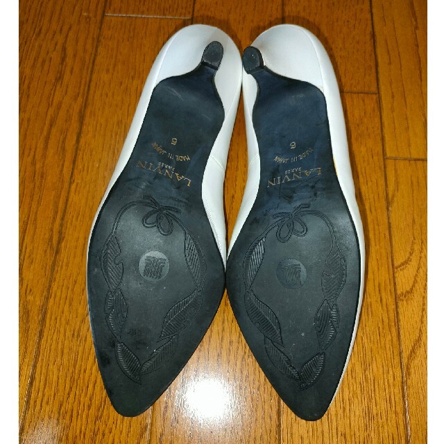 LANVIN(ランバン)のLANVIN ランバン アーモンドトゥパンプス 5 約22.5cm ホワイト レディースの靴/シューズ(ハイヒール/パンプス)の商品写真