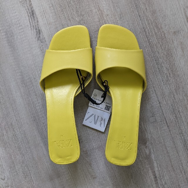 ZARA - ZARA ブロックヒールサンダル ミュール 38サイズ ZARA - ZARA ブロックヒールサンダル ミュール 38サイズ