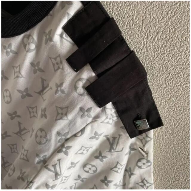 LOUIS VUITTON(ルイヴィトン)のLOUIS VUITTON Tシャツ 極美品 レディースのトップス(Tシャツ(半袖/袖なし))の商品写真