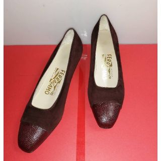 サルヴァトーレフェラガモ(Salvatore Ferragamo)の値下げ！ 未使用   フェラガモ パンプス 22440530(ハイヒール/パンプス)