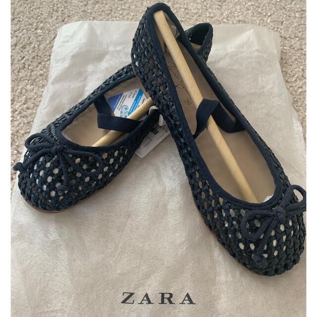 ZARA(ザラ)の新品未使用★ZARAザラ★フラットシューズ★メッシュサンダル★ネイビー キッズ/ベビー/マタニティのキッズ靴/シューズ(15cm~)(サンダル)の商品写真