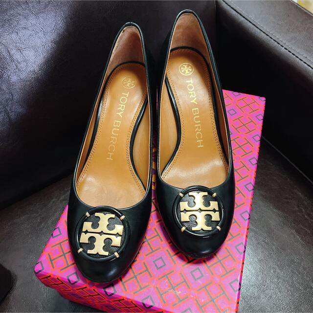 Tory Burch(トリーバーチ)の現行モデル 美品 トリーバーチ Tory Burch パンプス 箱あり レディースの靴/シューズ(ハイヒール/パンプス)の商品写真