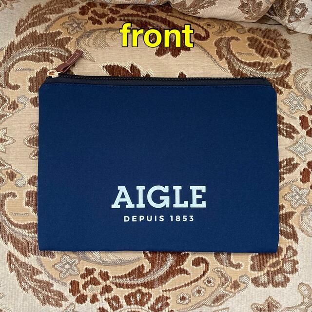 AIGLE(エーグル)のコナカ様専用ページ 新品 AIGLE クッションフラットポーチ【ネイビー】 レディースのファッション小物(ポーチ)の商品写真