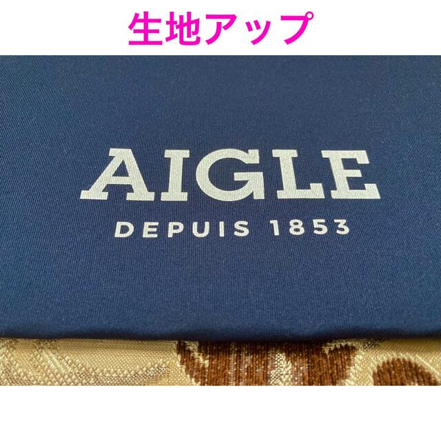 AIGLE(エーグル)のコナカ様専用ページ 新品 AIGLE クッションフラットポーチ【ネイビー】 レディースのファッション小物(ポーチ)の商品写真