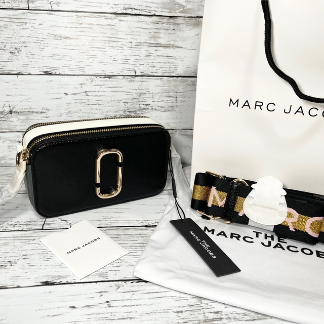 MARC JACOBS(マークジェイコブス)の【新品】MARC JACOBS ニューブラックマルチ　黒　白 レディースのバッグ(ショルダーバッグ)の商品写真