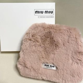 ミュウミュウ(miumiu)のmiumiu ポーチ(ポーチ)