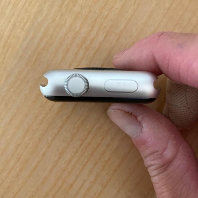 Apple(アップル)のApple Watch3 42㍉　シルバー　ジャンク品 メンズの時計(腕時計(デジタル))の商品写真