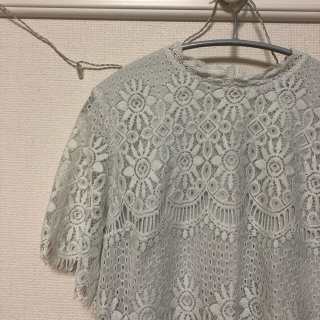 w closet(ダブルクローゼット)の花柄ブラウス レディースのトップス(シャツ/ブラウス(半袖/袖なし))の商品写真