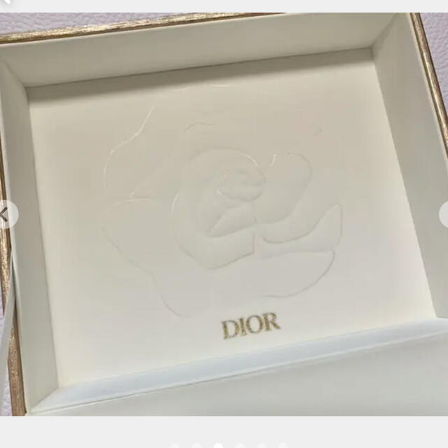 Dior(ディオール)の外箱のみ　Dior プレステージ　クリスマスコフレ その他のその他(その他)の商品写真