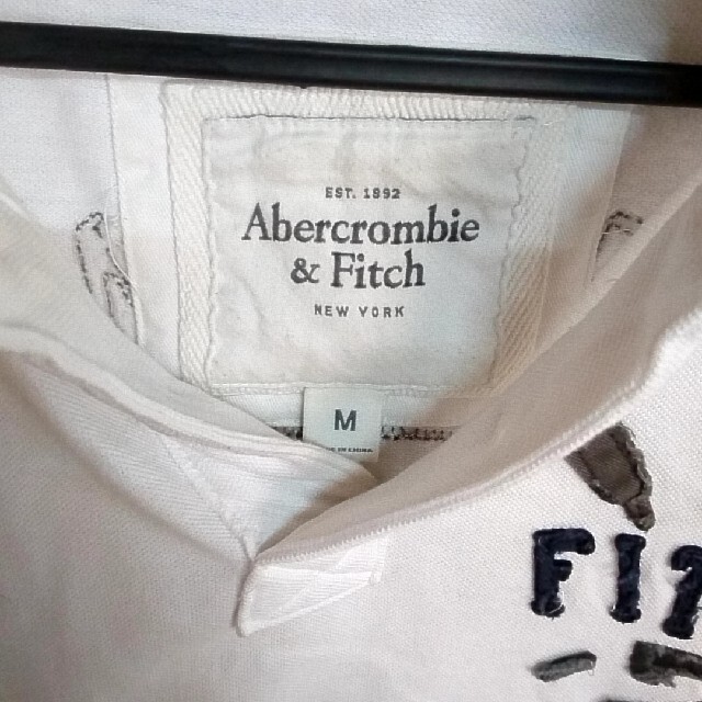 Abercrombie&Fitch(アバクロンビーアンドフィッチ)のアバクロンビー&フィッチ Mサイズ 白  ポロシャツ メンズのトップス(ポロシャツ)の商品写真