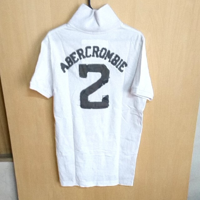 Abercrombie&Fitch(アバクロンビーアンドフィッチ)のアバクロンビー&フィッチ Mサイズ 白  ポロシャツ メンズのトップス(ポロシャツ)の商品写真