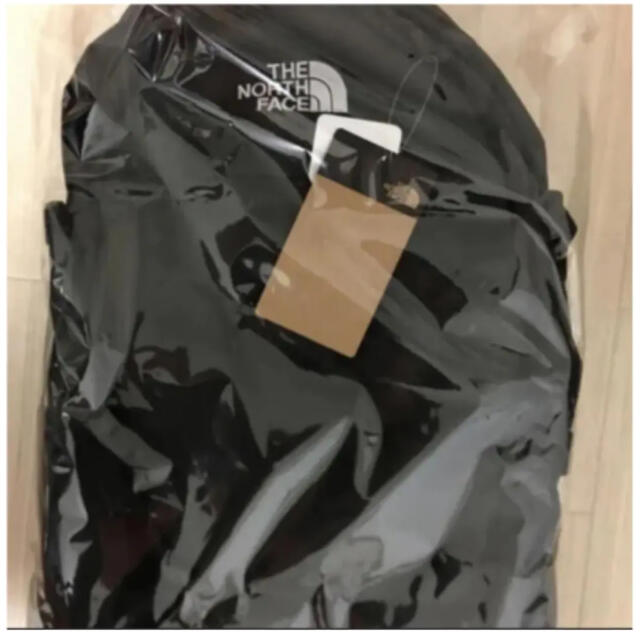 THE NORTH FACE(ザノースフェイス)の【未開封新品】ノースフェイス　リュック ブラック　30L 男女兼用　新作モデル レディースのバッグ(リュック/バックパック)の商品写真